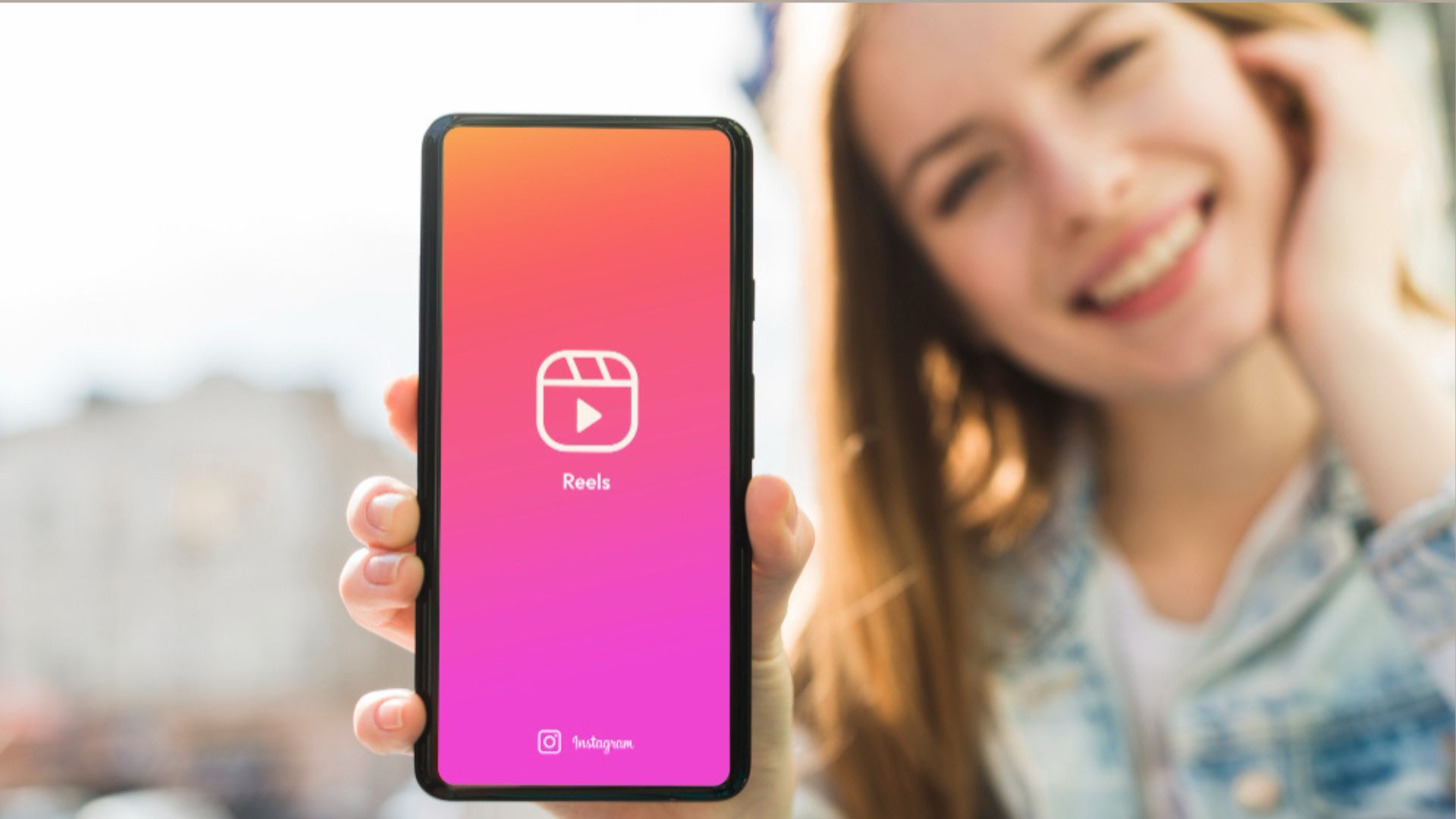 Aunque el feed es más personalizable, los anuncios siguen siendo obligatorios en la plataforma.