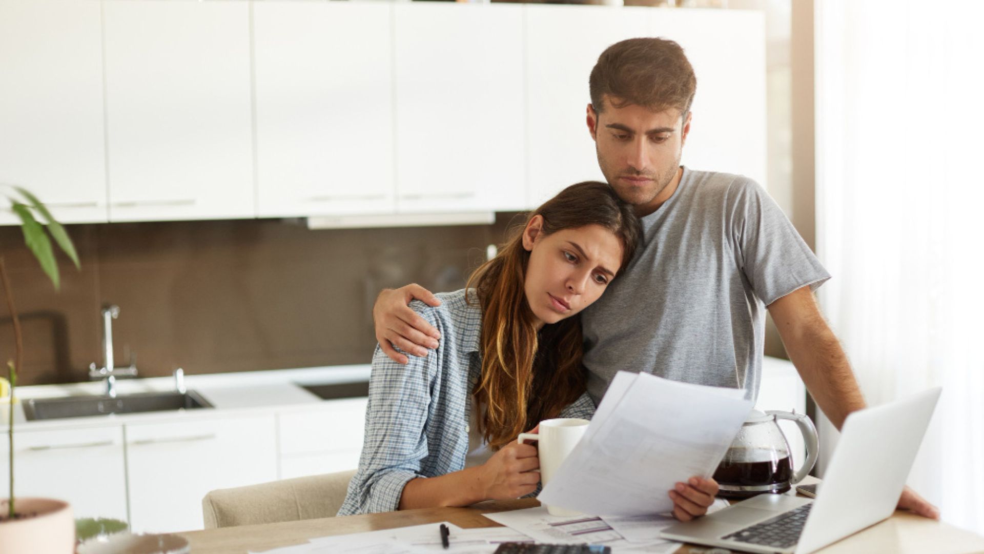 Si al hacer la consulta la factura aún no está disponible, no hay motivo de alarma. 