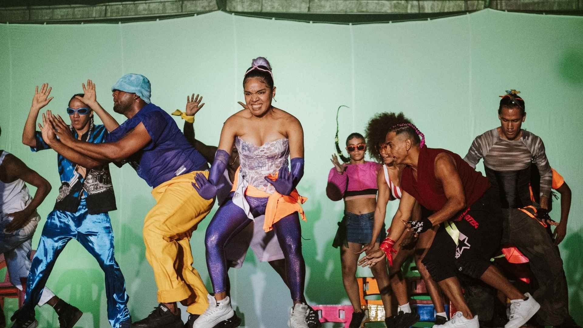 105 Ciudad Heroica inició temporada en Cartagena con funciones semanales y participación de artistas locales.