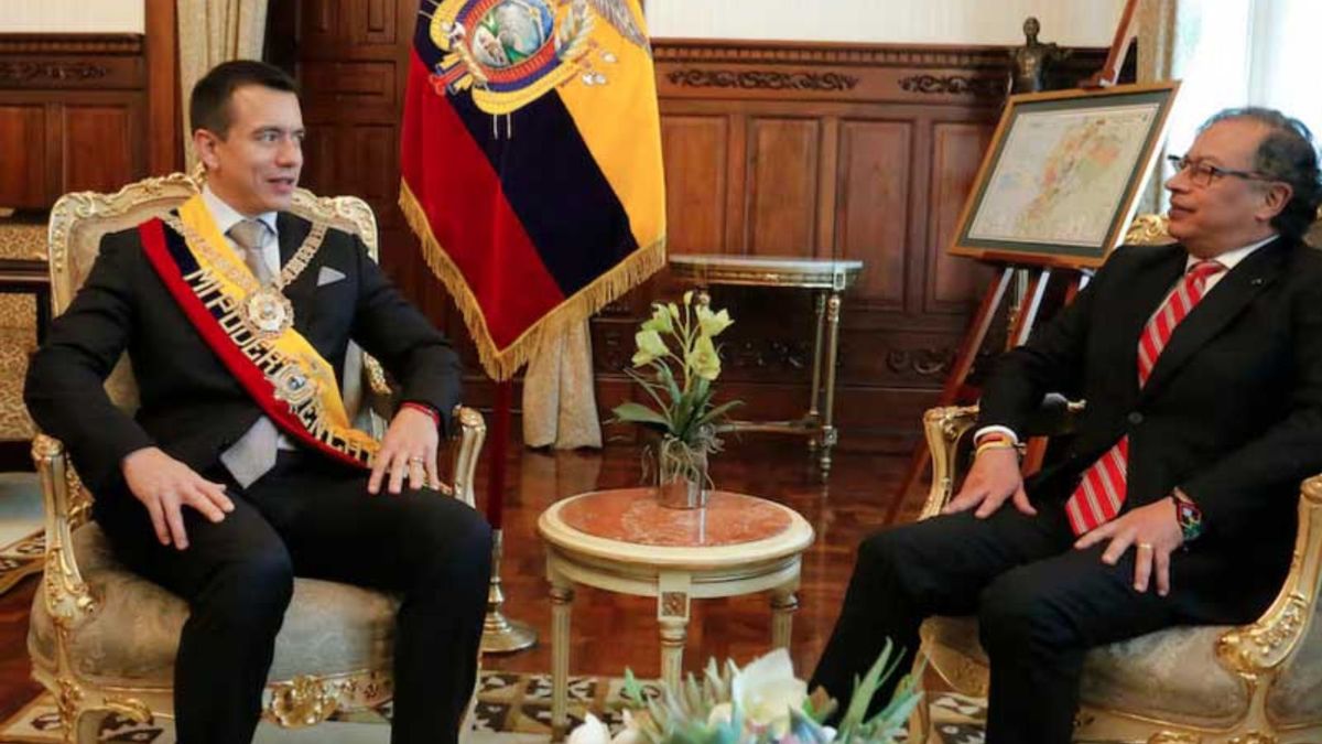 cual es la estrategia politica de noboa tras la crisis arancelaria entre ecuador y colombia