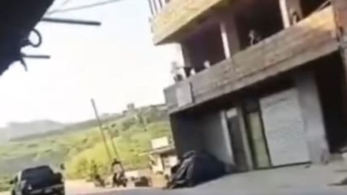 Captura de pantalla del hostigamiento a bala en base militar en Anorí (Antioquia)