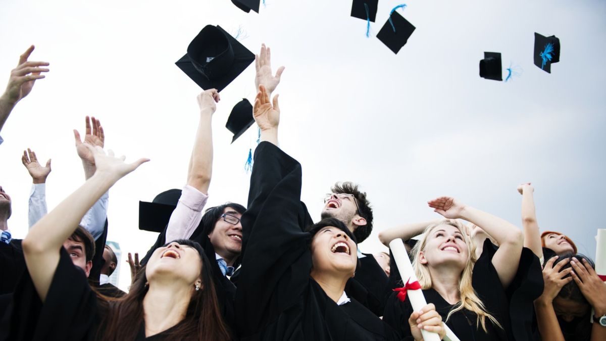 universitarios, graduación, beca