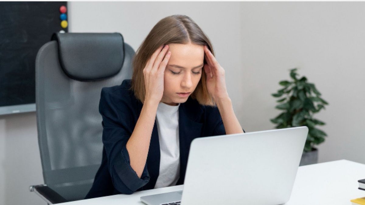 El caso ocurrido en un centro comercial de Ibagué abrió una conversación sobre bienestar laboral, agotamiento y salud mental en los entornos de trabajo.