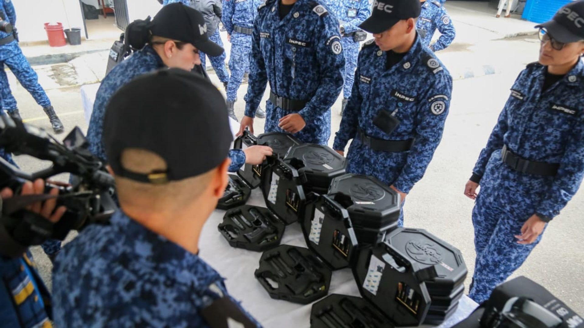 Armas para el personal del Inpec