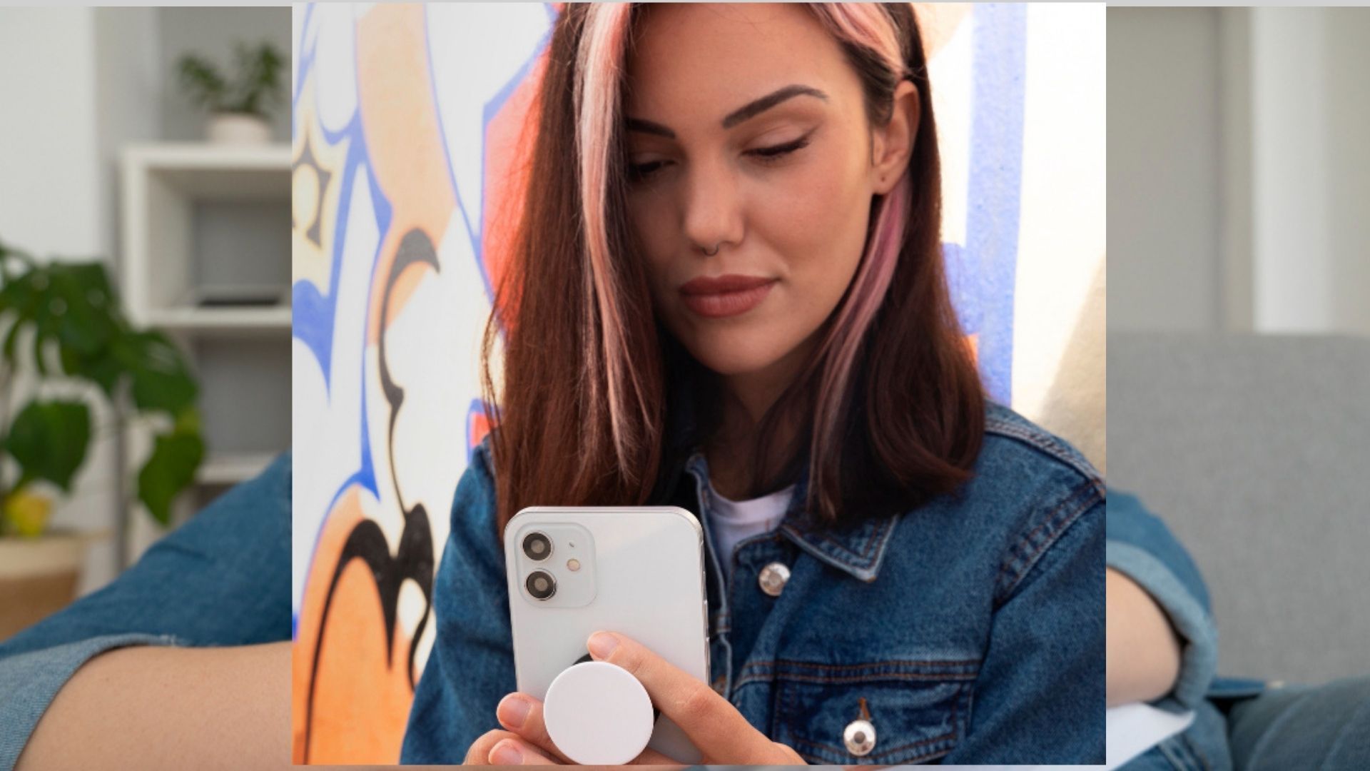 El dispositivo utiliza materiales reciclados como parte de la estrategia ambiental de la compañía.