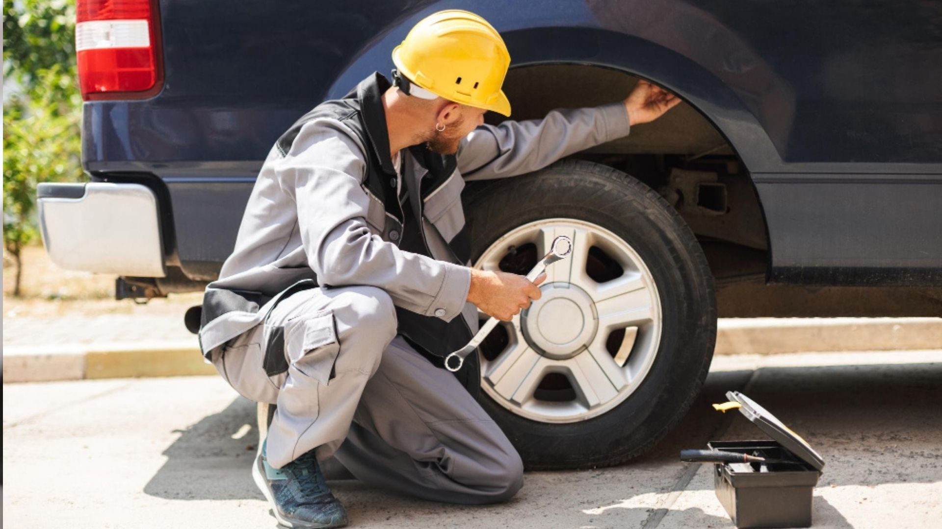 Mantener los neumáticos en buen estado también evita sanciones durante controles viales.