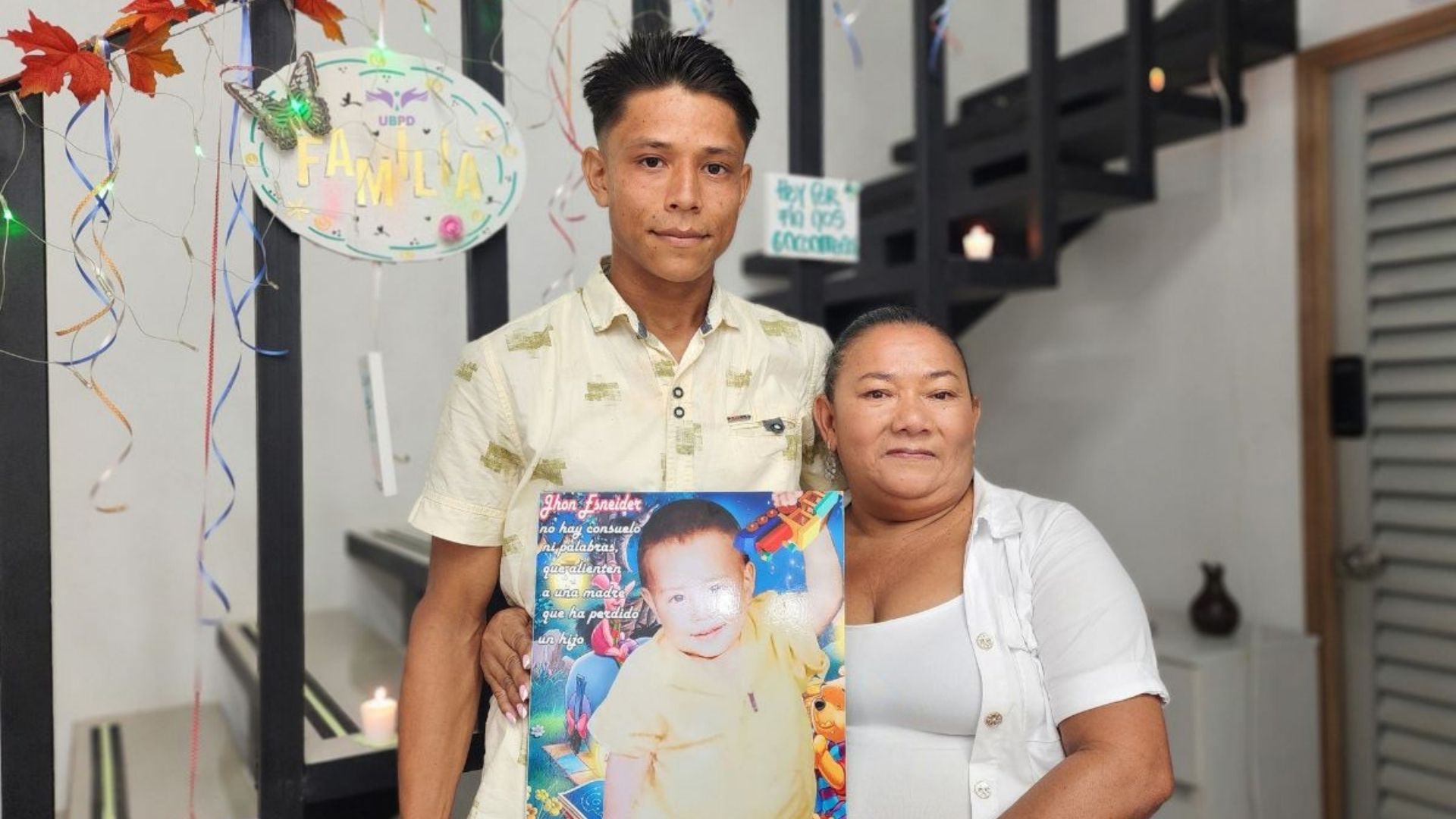 Una búsqueda de más de veinte años halló consuelo cuando Yoneider Martínez se reunió con su mamá, quien lo buscaba junto a su abuela. La conmovedora historia es una de cientos más.