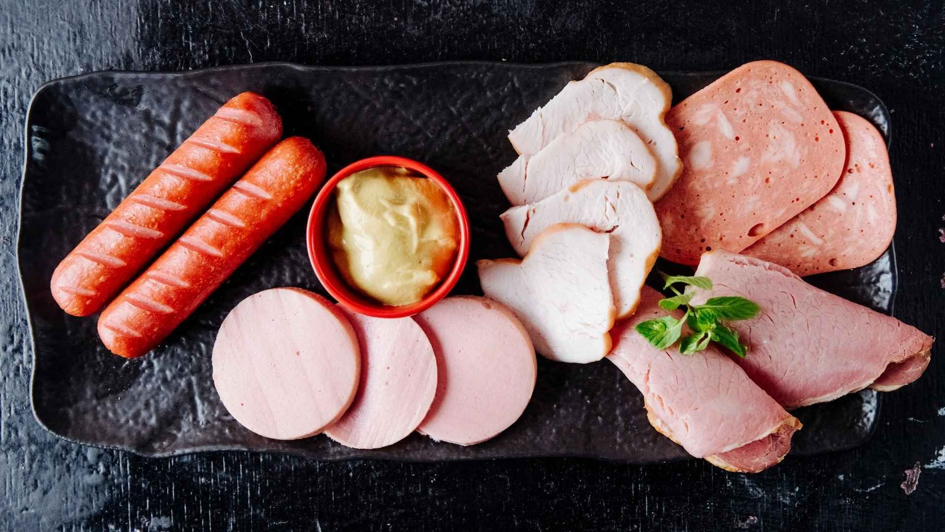 Estudios internacionales explican qué tipos de cáncer se asocian al consumo frecuente de jamones y embutidos.