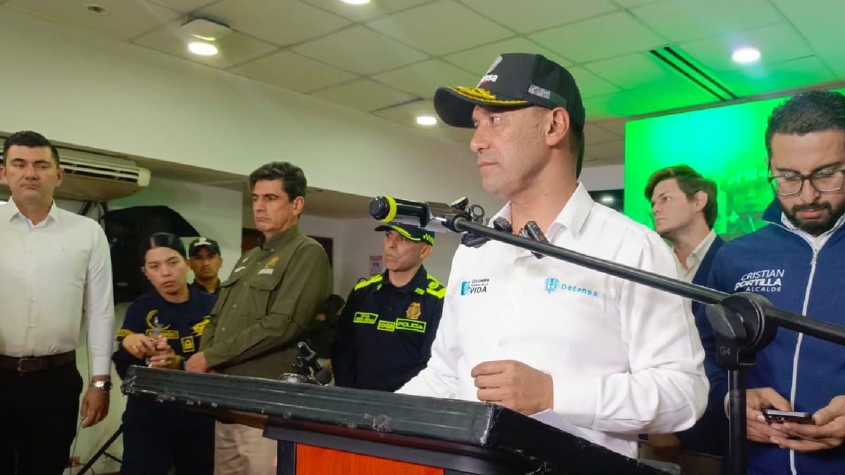Ministro de Defensa, Pedro Sánchez, hablando sobre la avioneta de Satena accidentada en el Catatumbo.