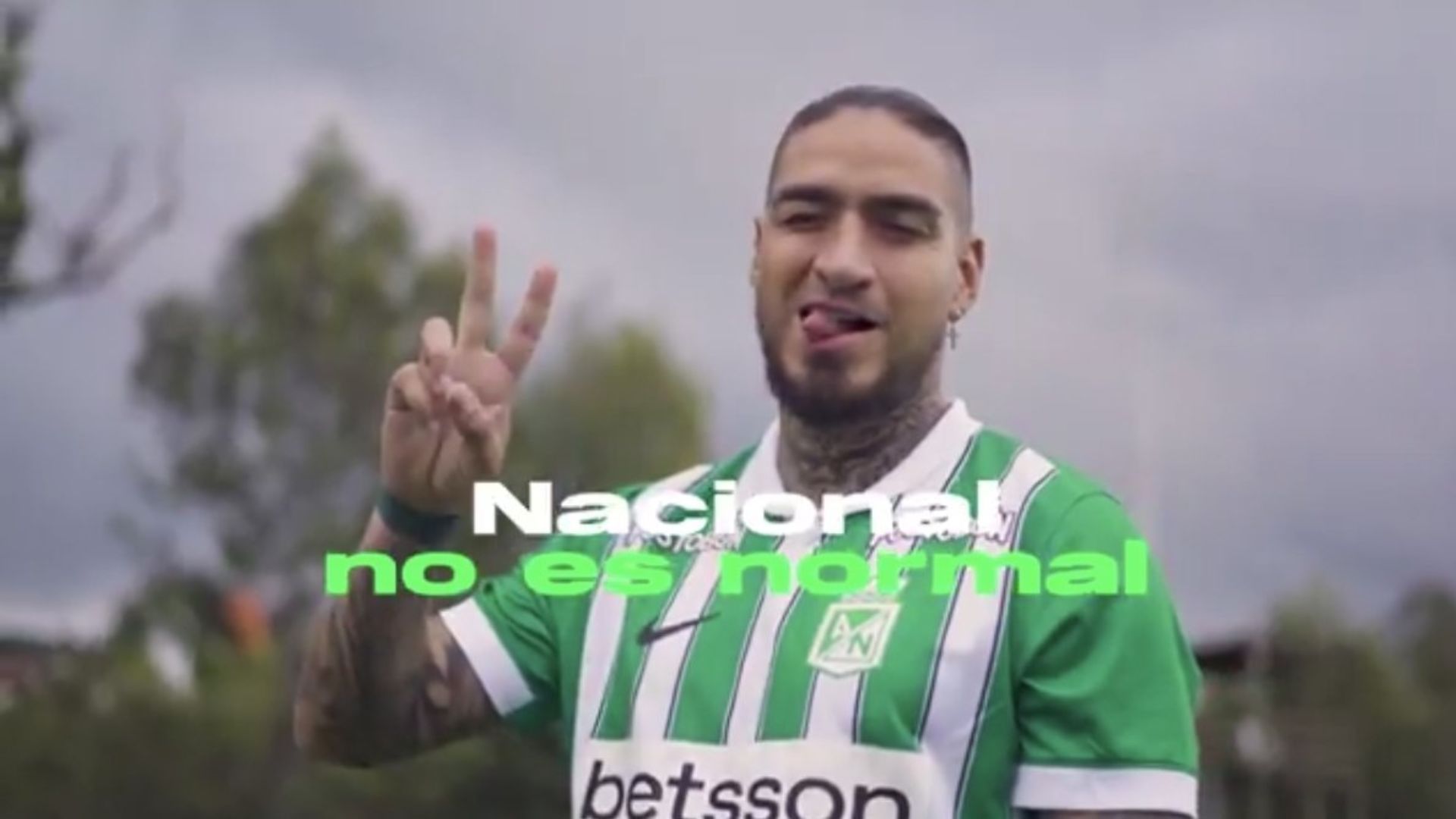 Cristian 'Chicho' Arango, vistiendo la camiseta de su nuevo equipo, Atlético Nacional