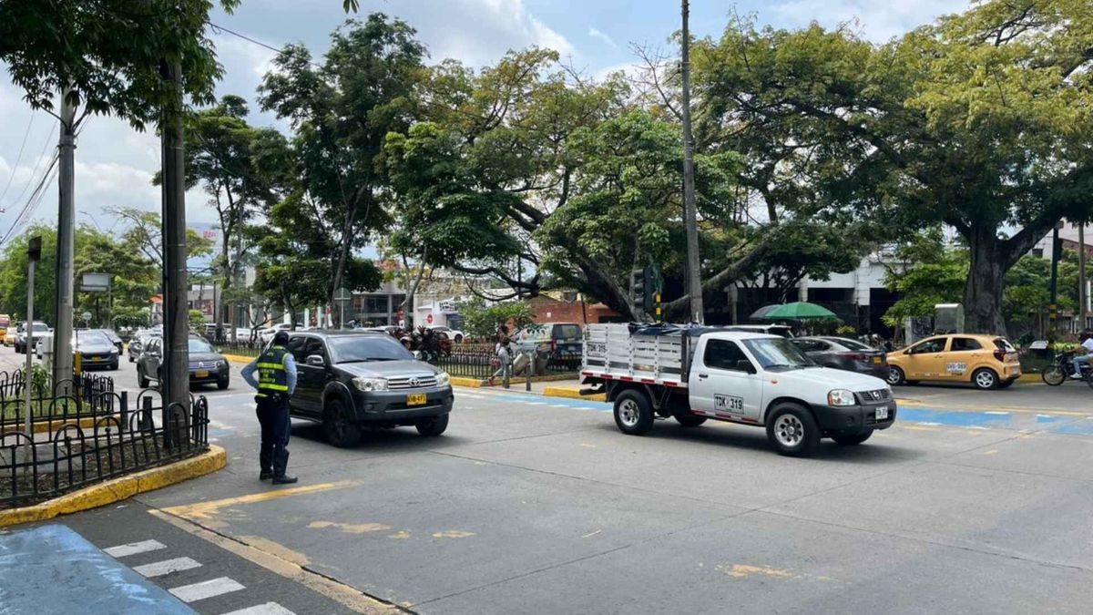 El pico y placa en Cali se aplica de lunes a viernes, entre las 6:00 a.m. y las 7:00 p.m., durante el primer semestre de 2026.