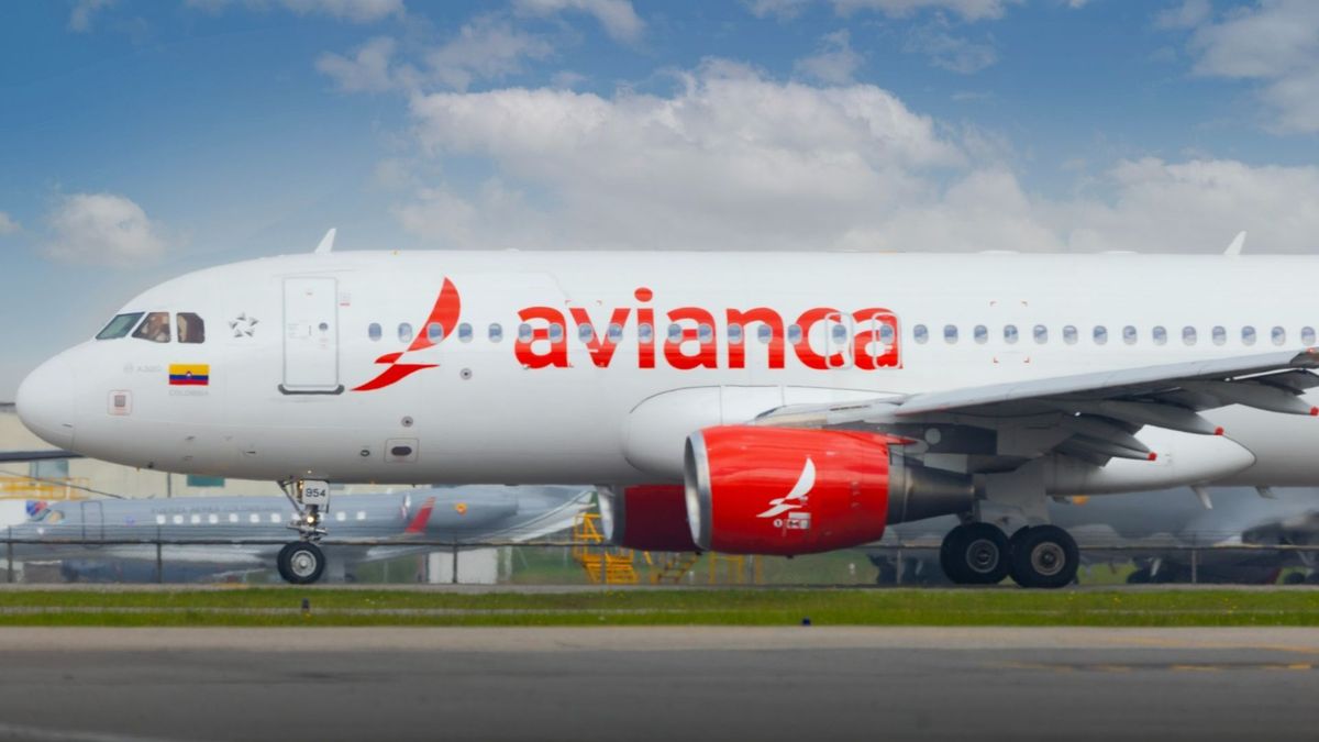 La compañía indicó que esta situación también tendría efectos sobre el turismo y la conectividad aérea del país.