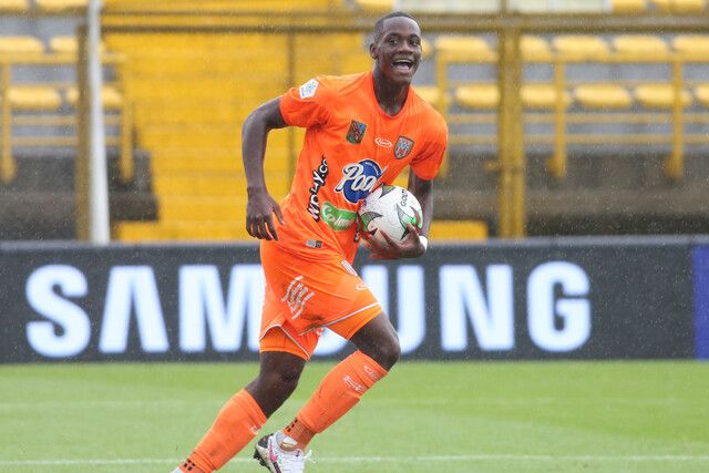 Jhon Durán se hizo conocido en Envigado, viajó a Estados Unidos y luego fue a Inglaterra, desde entonces su carrera no parece tener un rumbo claro.