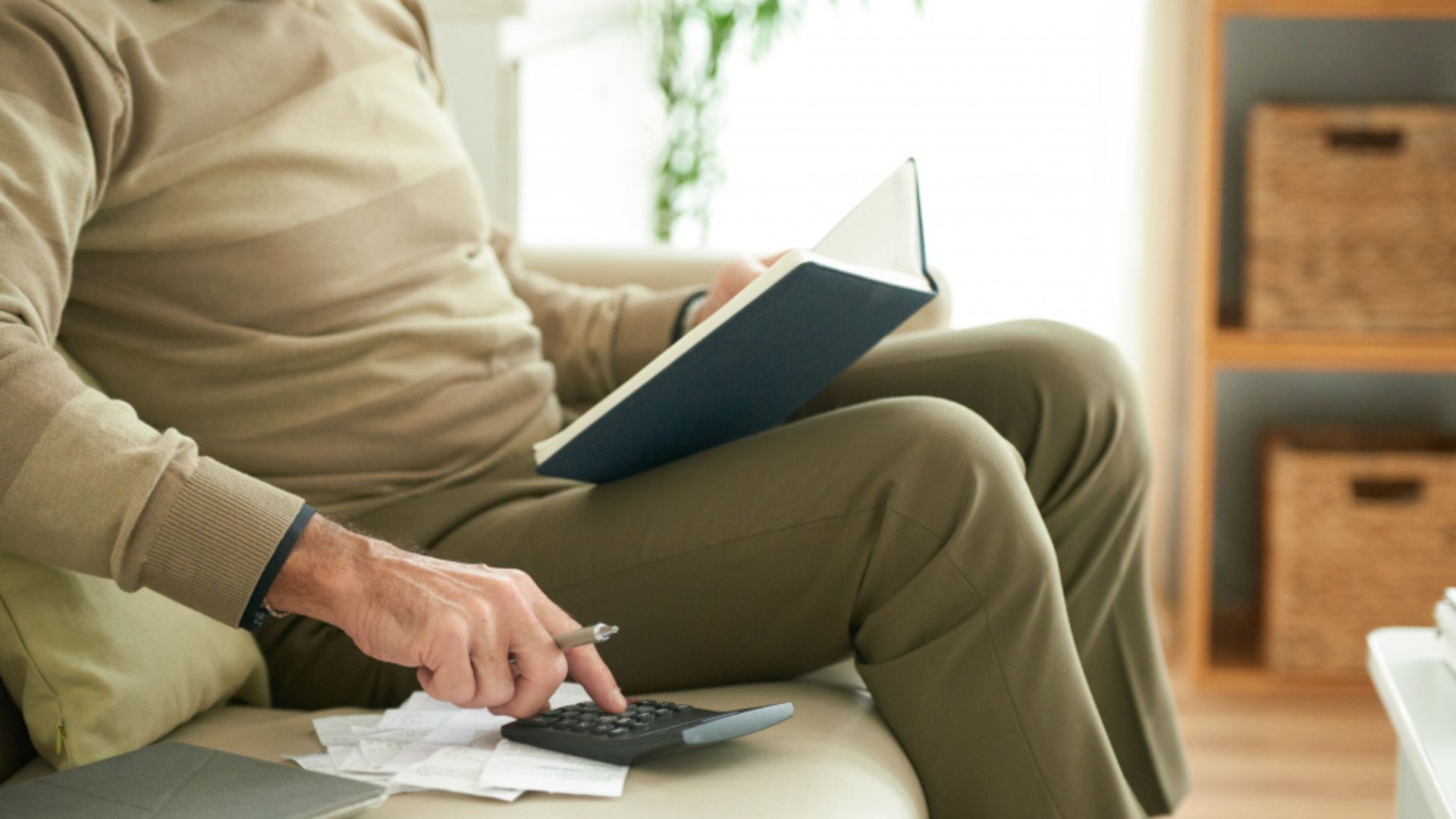 De detectarse alguna inconsistencia, el afiliado debe solicitar la corrección presentando soportes como certificados laborales o comprobantes de pago.