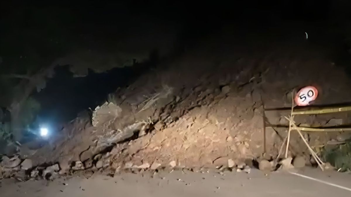 Derrumbe en la vía Panamericana entre Nariño y Cauca a la altura del sector de Chapungo