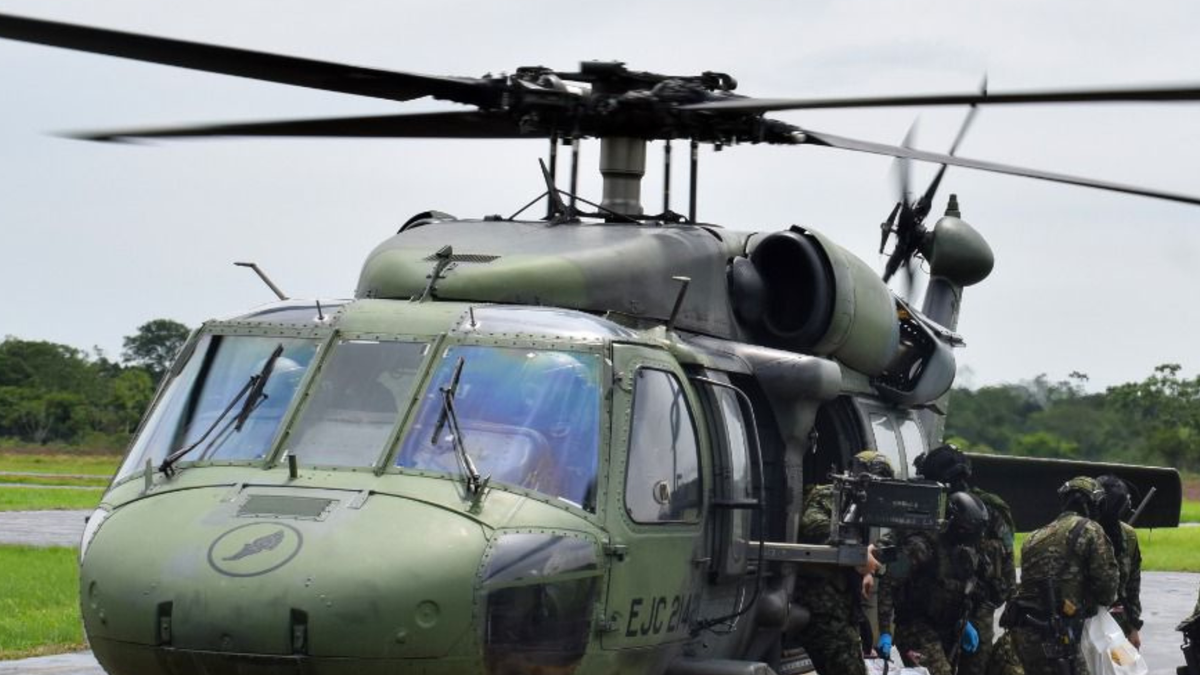 Tropas del Ejército Nacional en desarrollo de operaciones militares.