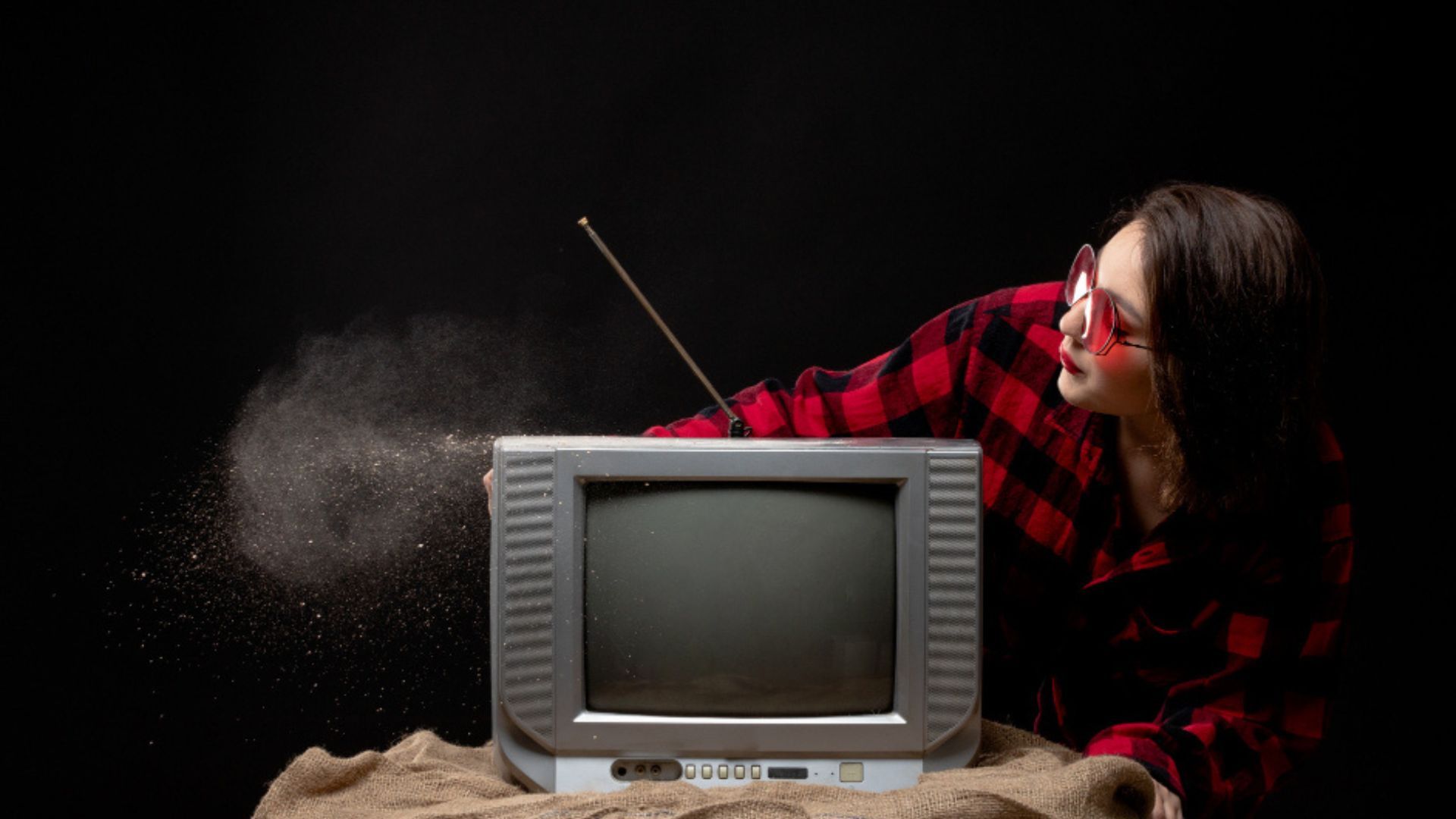 Los protectores de voltaje ayudan a evitar pérdidas durante tormentas eléctricas intensas.