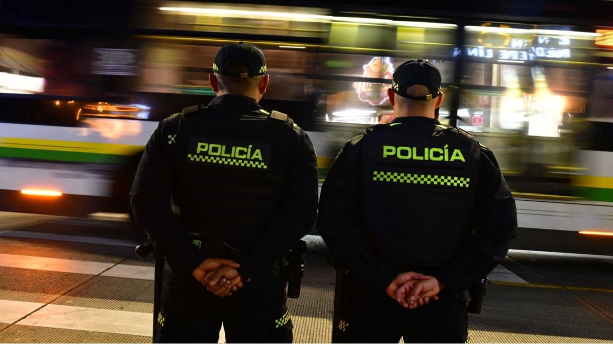 Investigación por riña entre policías.