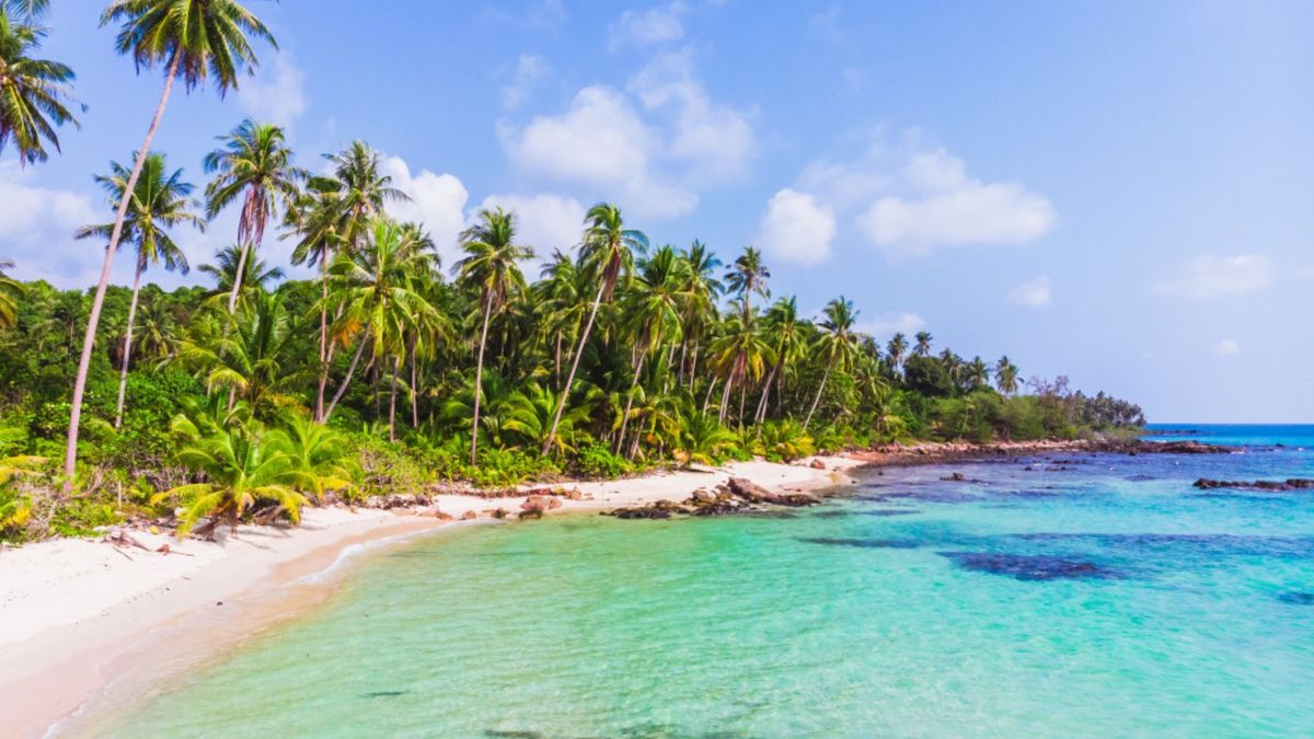 La decisión ha afectado las comunidades cercanas como Steer Town, cuyos pescadores quedaron sin acceso a las aguas donde habían botado sus embarcaciones durante generaciones.