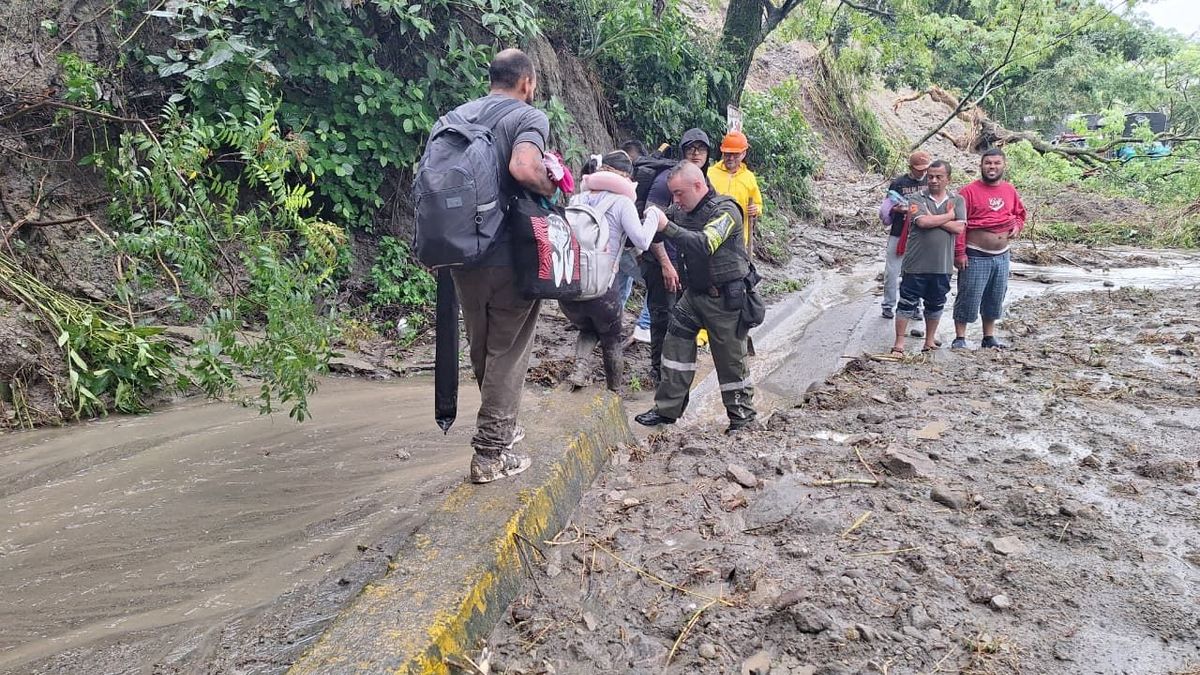 Deslizamiento Gigante-Garzón