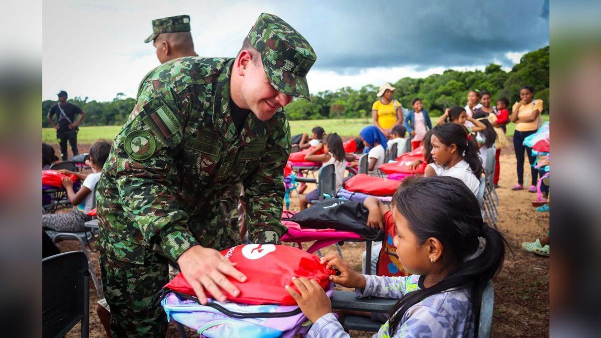 Soldados de Atención Integral del Ejército Nacional.
