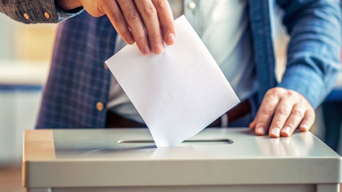 El exregistrador explicó cómo funcionará el sistema de votación en marzo.