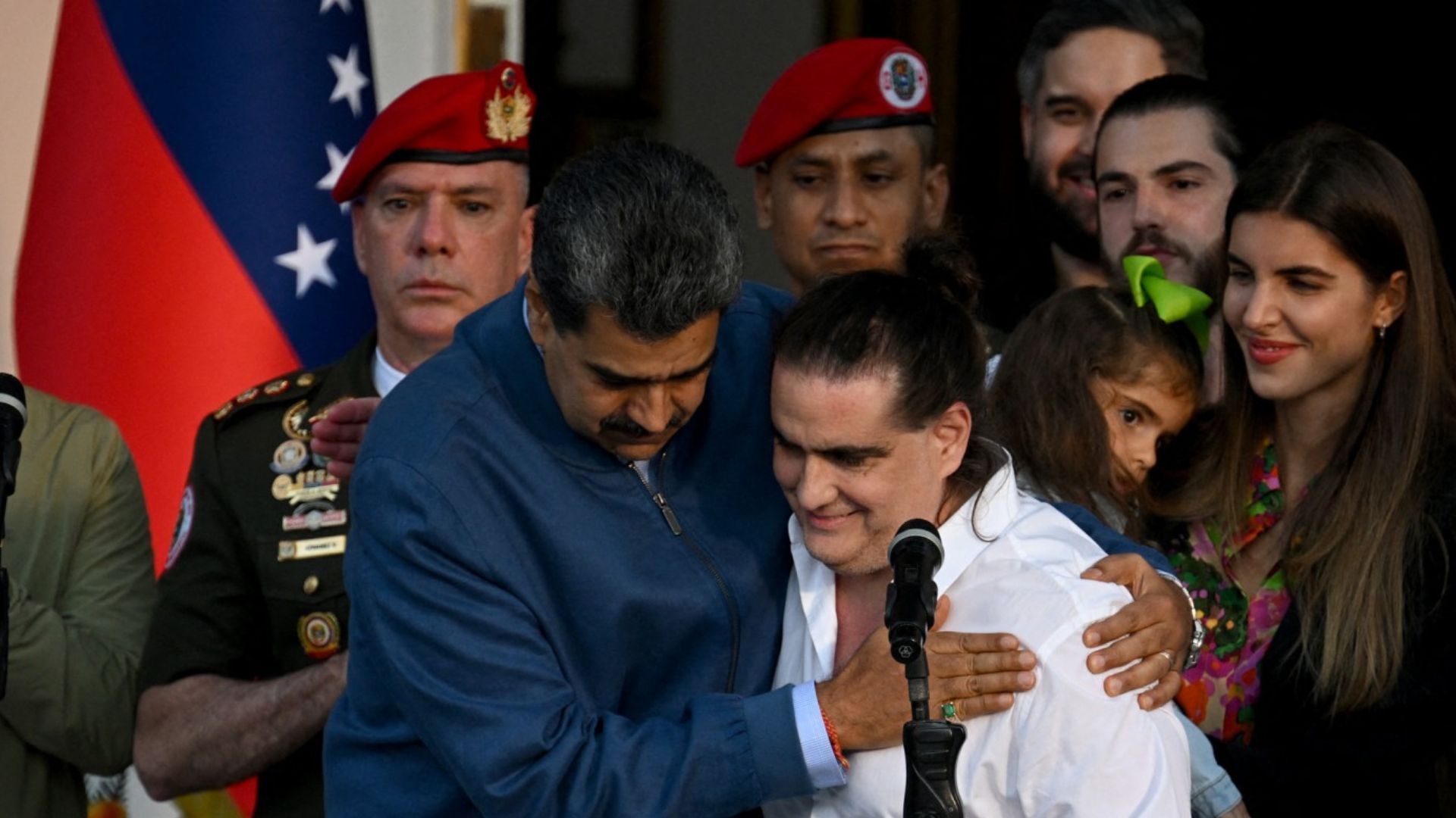 Hasta ahora, no se ha presentado ningún documento, imagen o comunicación que confirme de manera contundente que Saab se encuentra en libertad o bajo custodia.