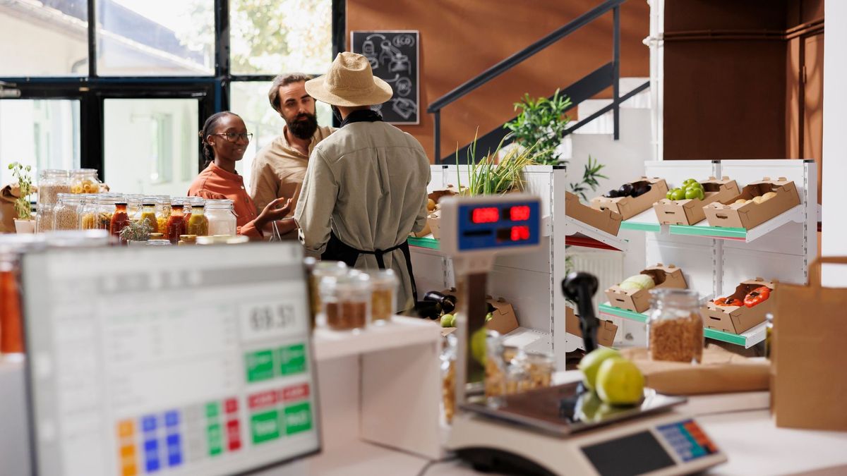 De acuerdo con versiones conocidas en las últimas horas, alias Naín atribuyó los problemas de seguridad en la ciudad a otro grupo ilegal que se identifica como los J.J., señalamiento que hasta el momento no ha sido confirmado por las autoridades.