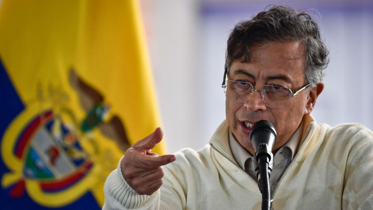 El mandatario señaló que la emergencia deja al menos 14 muertos, 50.000 familias damnificadas, 35.000 hectáreas inundadas y miles de viviendas destruidas.