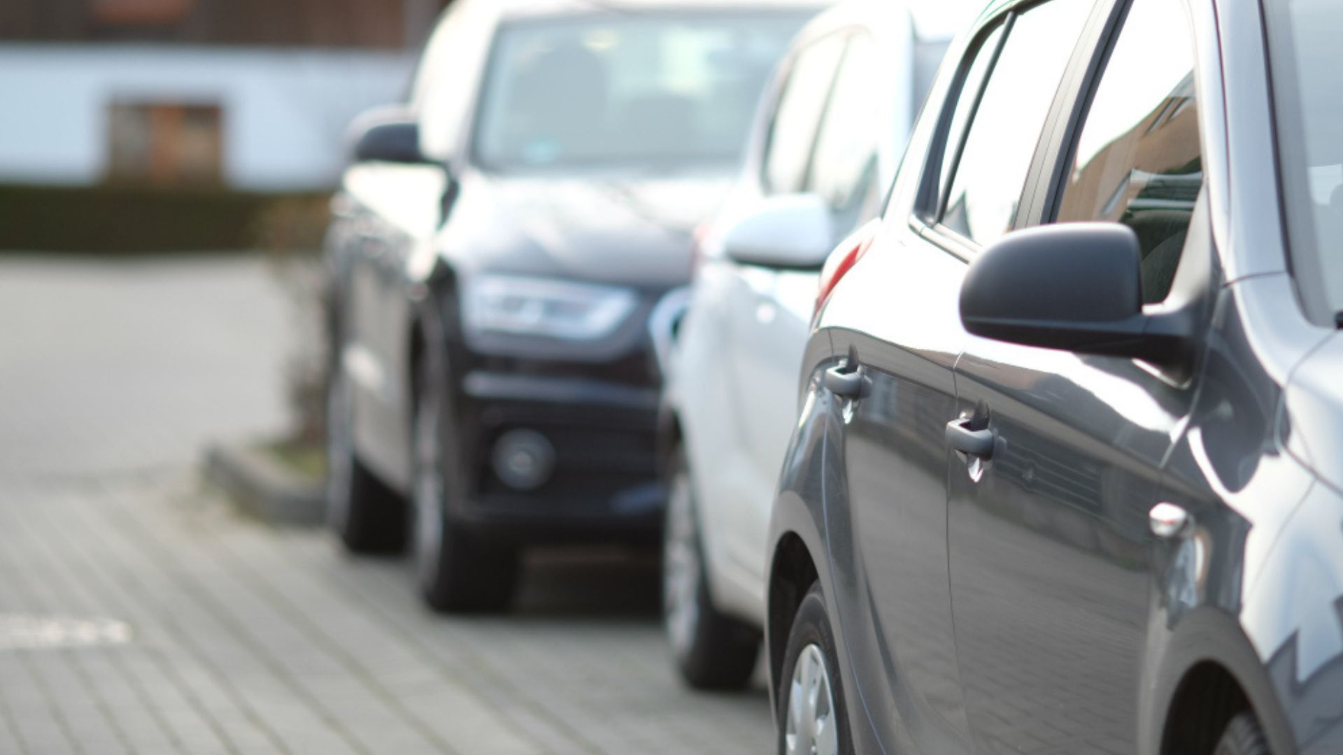 El Ministerio también aclaró que el hecho de que un parqueadero de visitantes permanezca libre durante varias horas no cambia la manera en que se debe utilizar. 