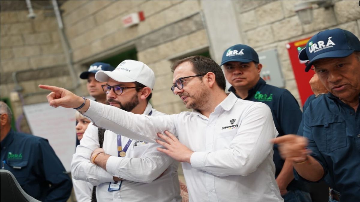 Superintendente de Servicios Públicos.