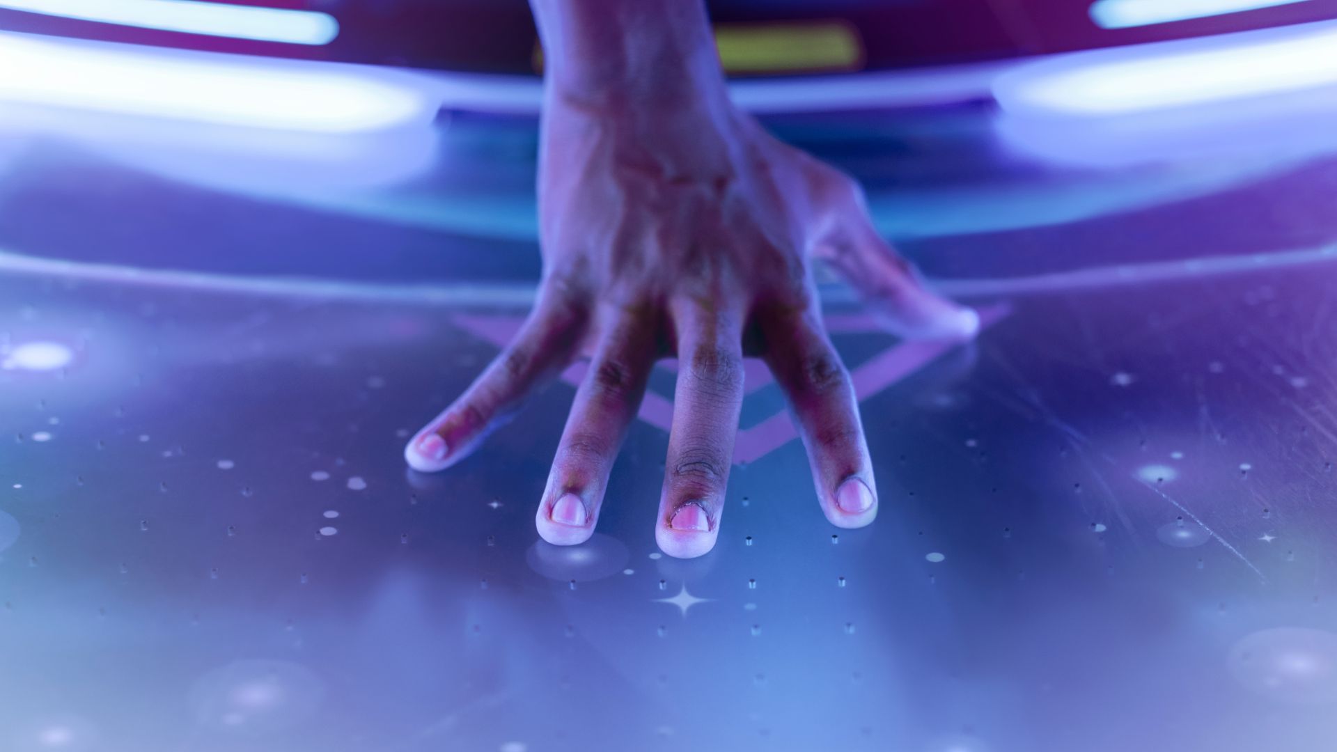 La teletransportación física es imposible por diferentes razones; entre otras, la limitada tecnología que poseemos.