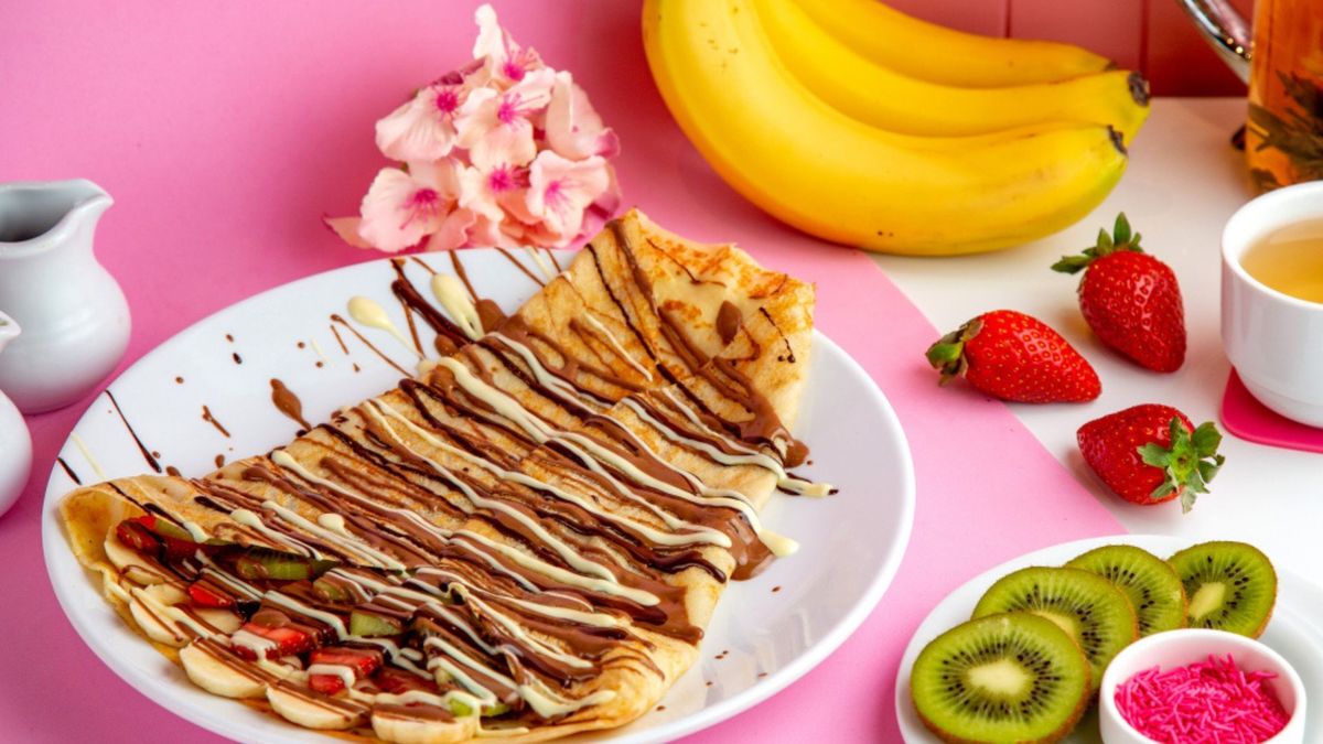 Crepes caseros listos para combinar con rellenos dulces o salados según la ocasión.