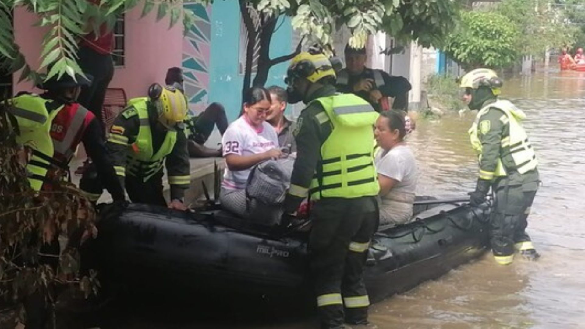 Los colombianos podrían ayudar a damnificados a recuperar algo de lo que tenían.