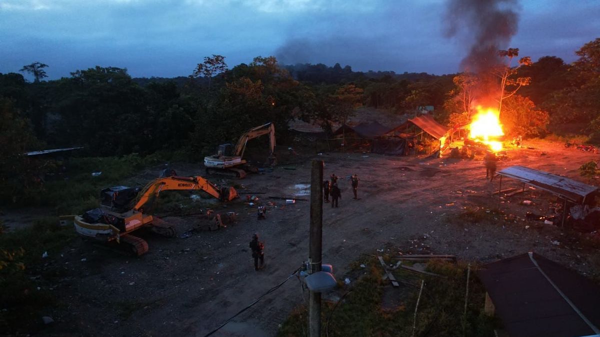 El Ejército Nacional destruyó 88 unidades de producción minera utilizadas para la extracción ilícita de oro. La acción afectó las finanzas de grupos armados como el Clan del Golfo.
