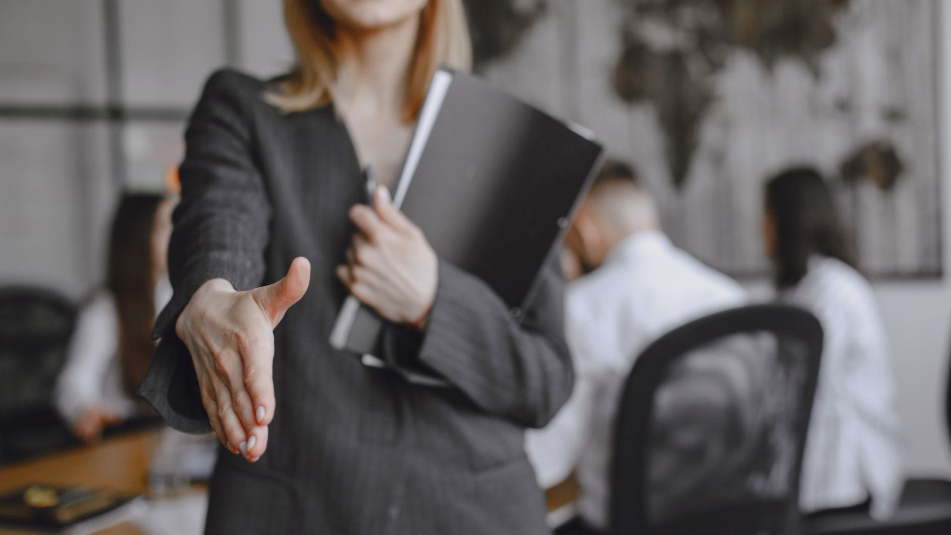 El documento debe cargarse en la plataforma SIMO al momento de la inscripción.