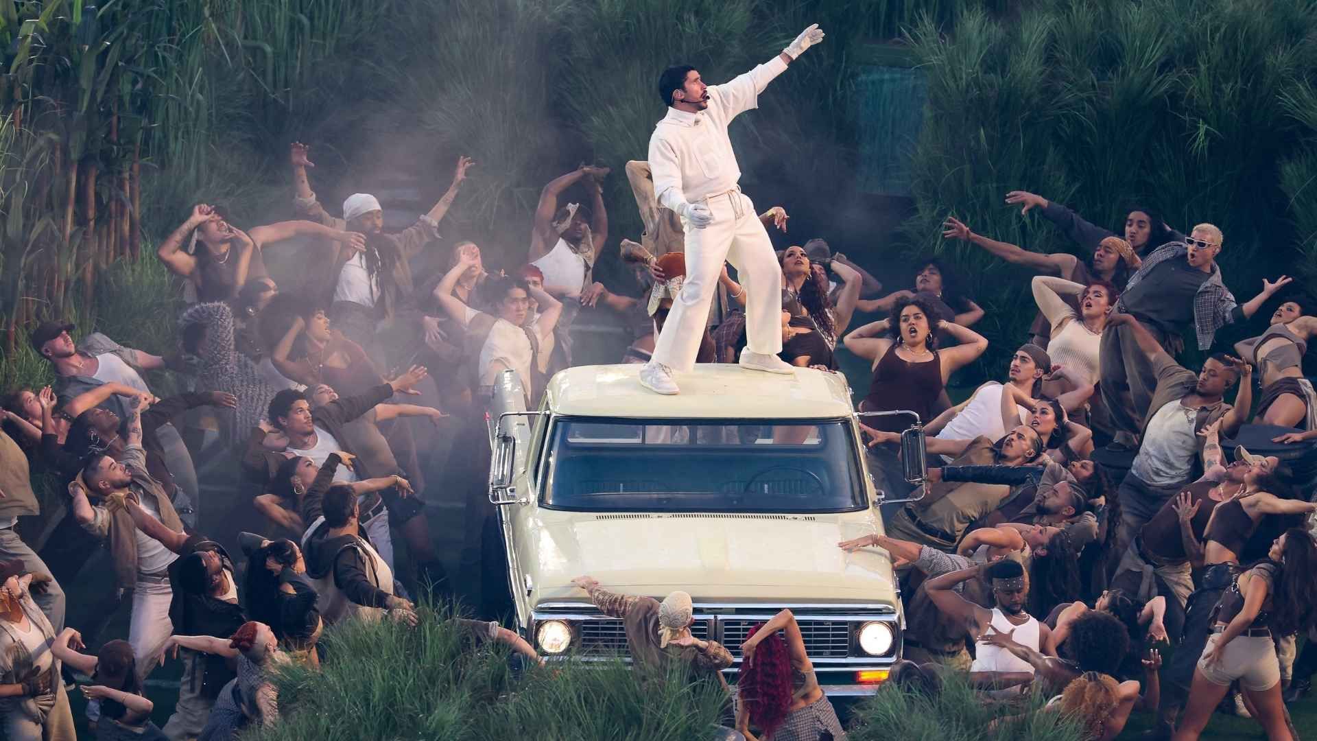 Republicanos piden investigar el espectáculo de Bad Bunny.