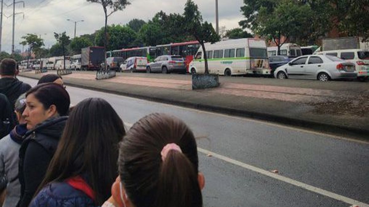 Accidente de tránsito en la calle 80 de Bogotá.