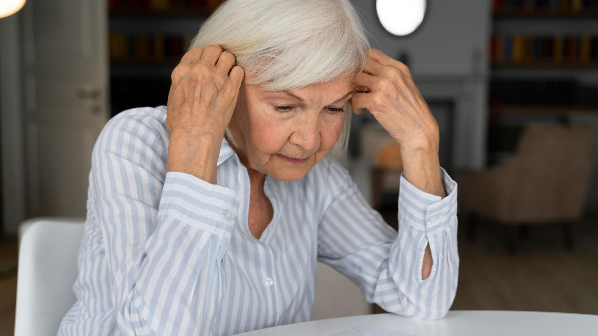 Investigadores siguieron a 2.000 adultos durante 20 años y hallaron menor riesgo de demencia.