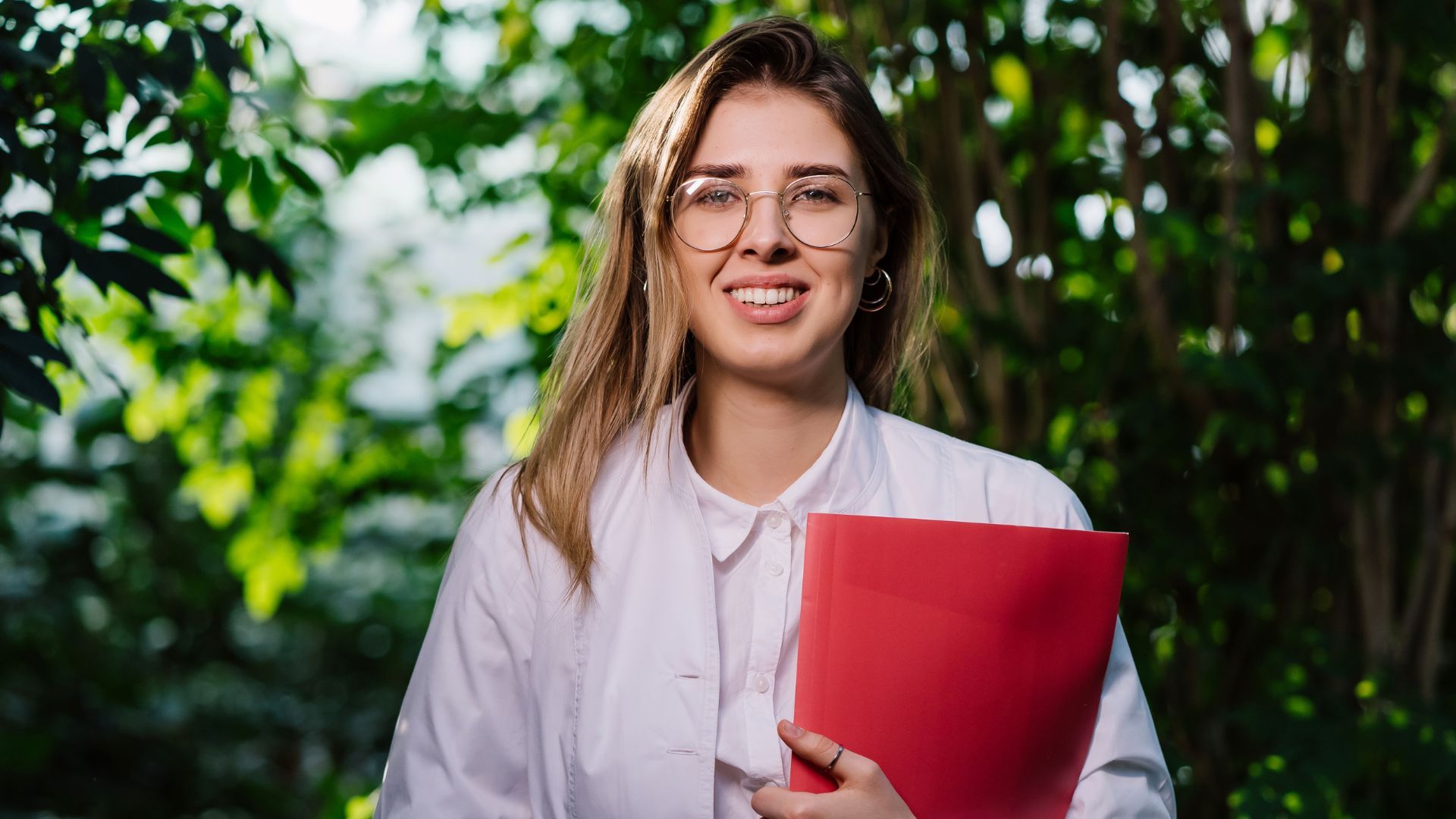 Los estudiantes de medicina estudian más de cinco años para ser profesionales.