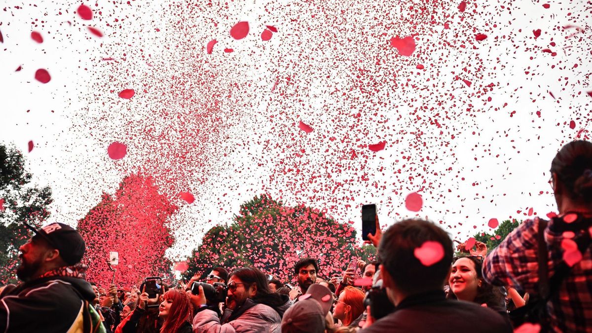 Público asistiendo a los conciertos del Festival Ondas en el parque Simón Bolívar.