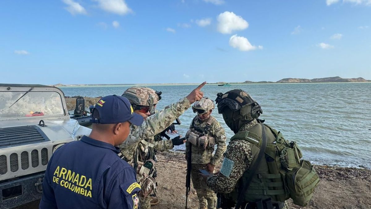 Golpe al narcotráfico: destruyen astillero clandestino del Clan del Golfo en pleno desierto de La Guajira