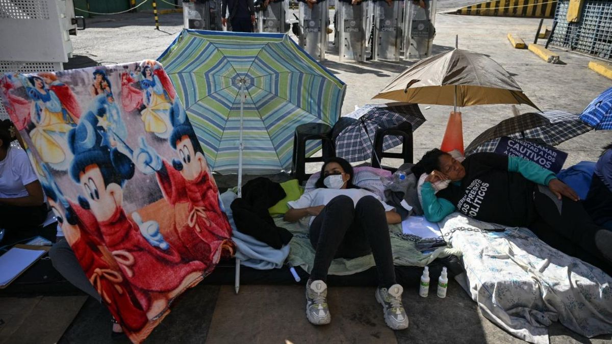 Huelga de hambre frente a cárcel en Caracas presiona ley de amnistía