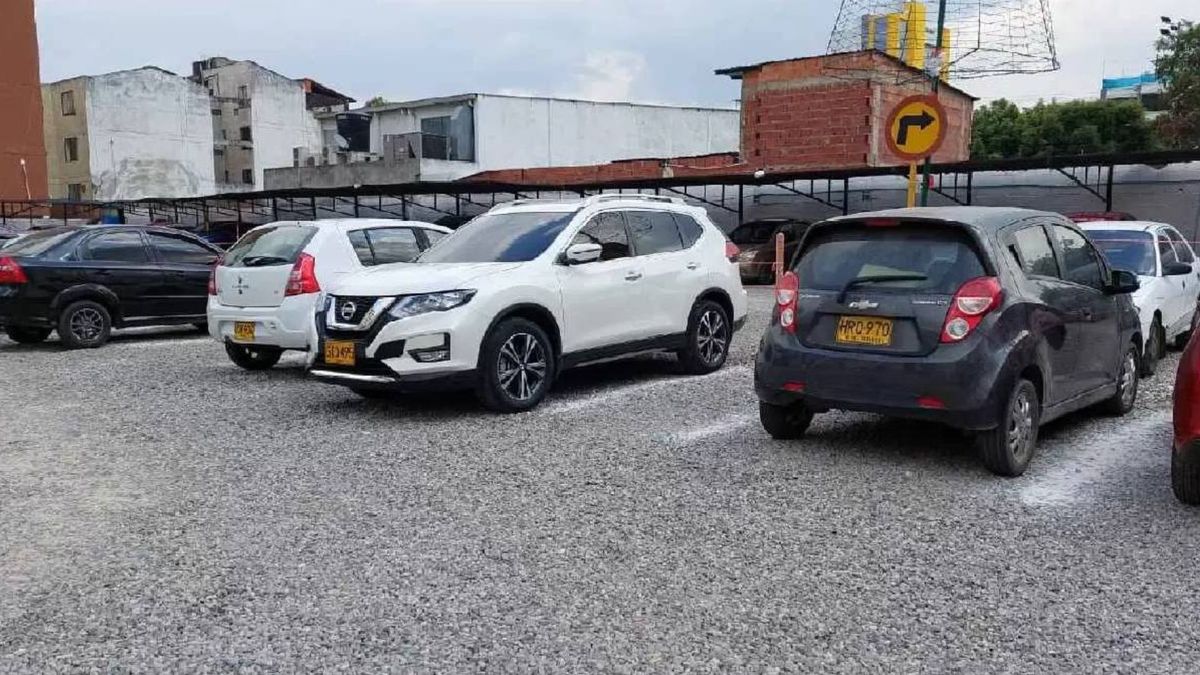 DATT y representantes de parqueaderos