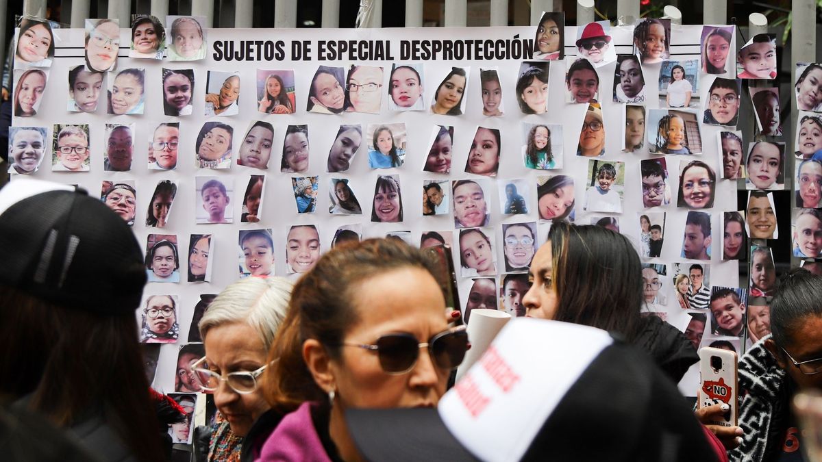 Desde hace varios años, organizaciones de pacientes con enfermedades huérfanas se han manifestado ante el Ministerio de Salud por la falta de asignación de recursos y el no suministro de medicamentos en tratamientos necesarios y vitales.