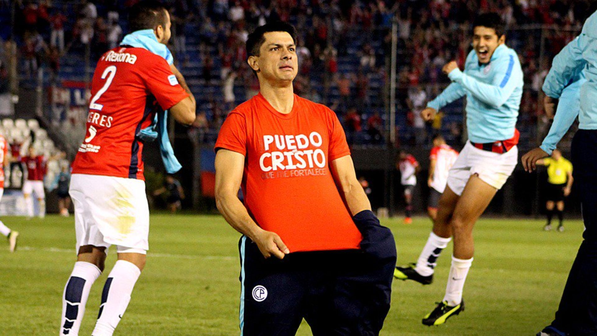 Gustavo Lorentín, vistiendo los colores del Club Cerro Porteño