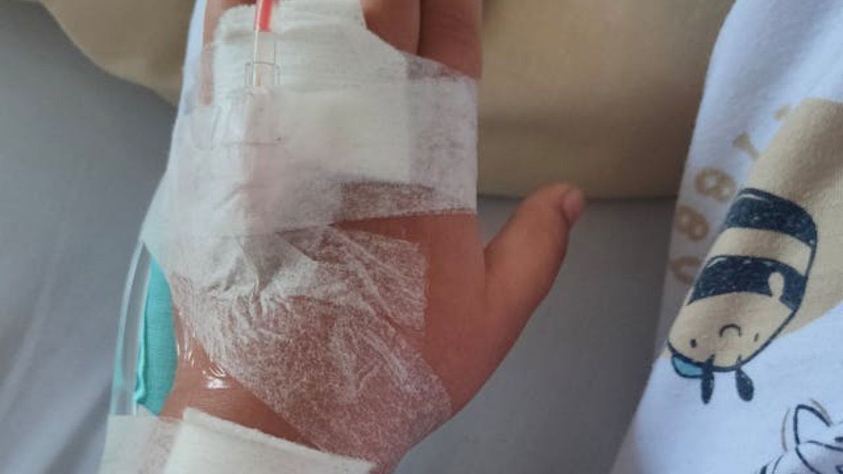 El medicamento que recibía era Emicizumab, indicado para reducir la probabilidad de sangrados espontáneos.