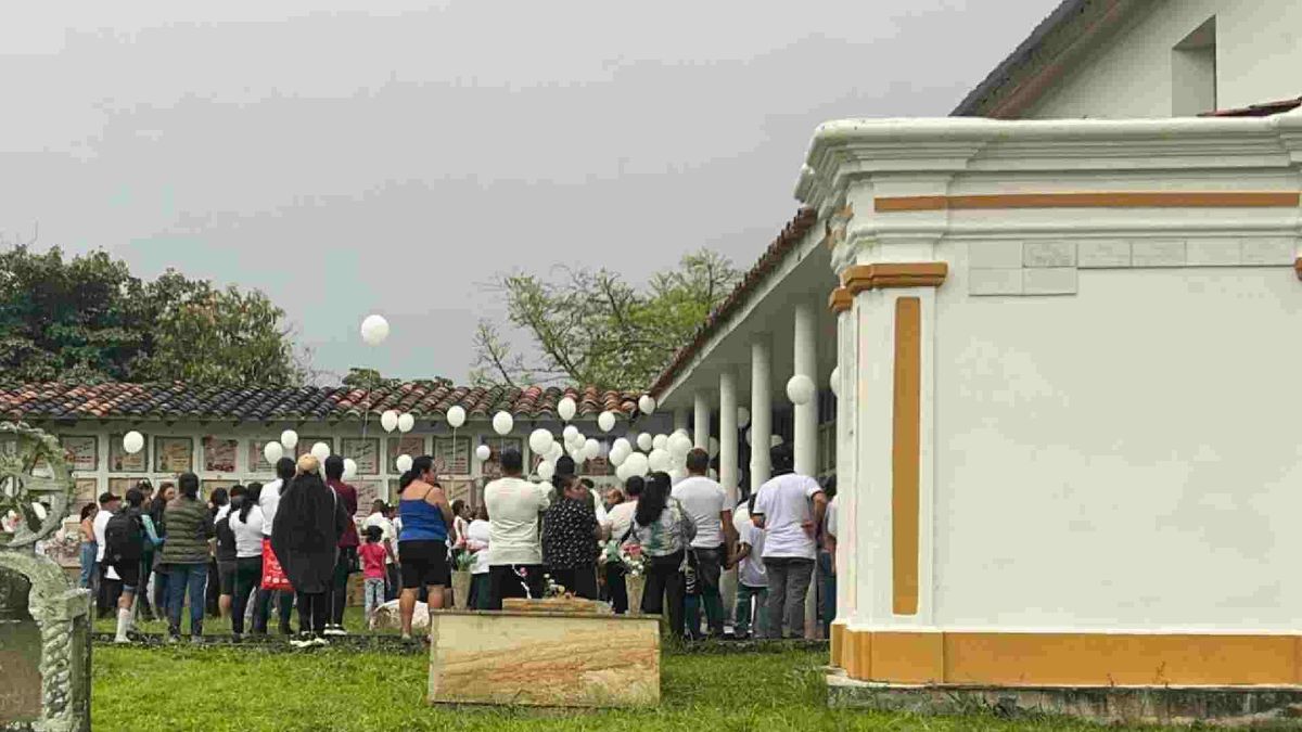 Charalá, Santander, despidió al niño Kevin Arley Acosta.