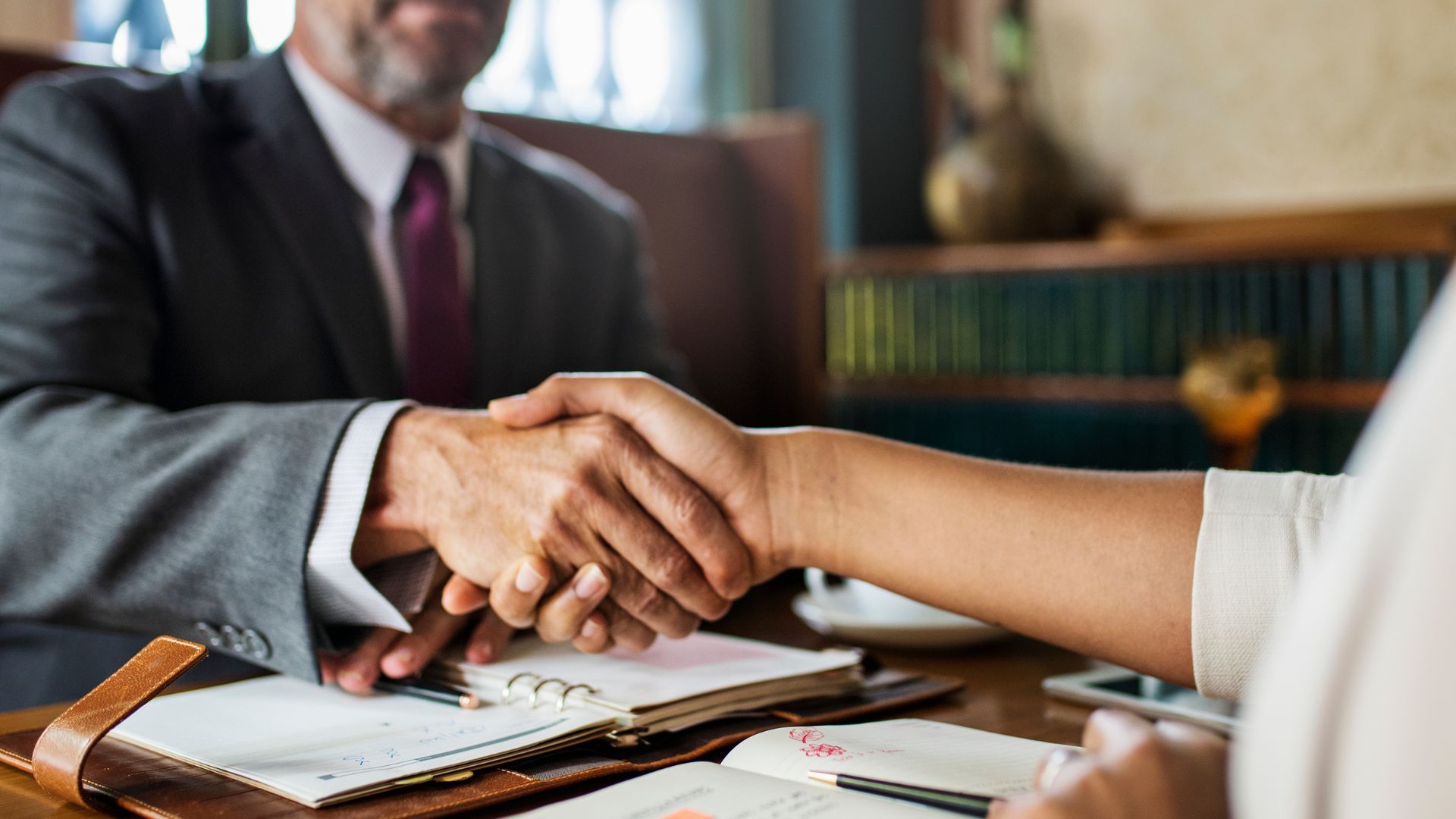 En el ámbito del derecho, los empleados del sector privado ganan bien.