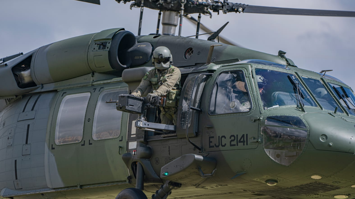 Helicóptero del Ejército Nacional.